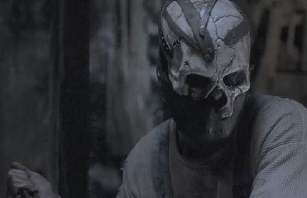 midnight-movie-the-dark-beneath-masked-killer2
