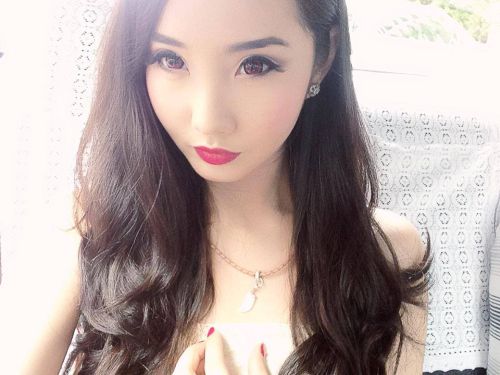 kpop women, asian women, korean, xiaxue, miyake wong, alodia gosiengfao, fan bing bing, park bom, asian beauty trends, double eyelid, v line face, circle lenses, aegyo sal