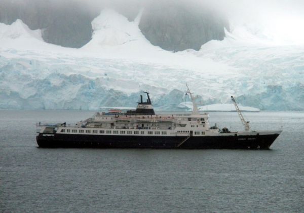 An Abandoned Russian Cruise Ship Filled with Cannibal Rats is Drifting Toward Britain’s Shores