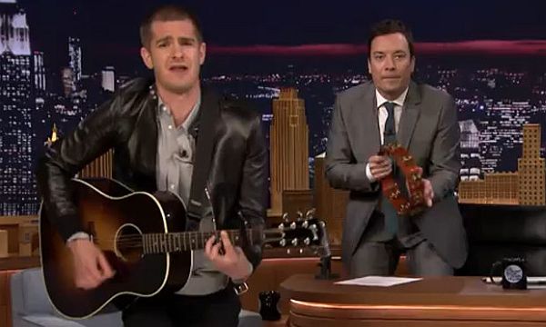 Andrew Garfield’s ‘Spider-Man’ Theme Song Rocks on Jimmy Fallon‘s ‘Tonight Show’