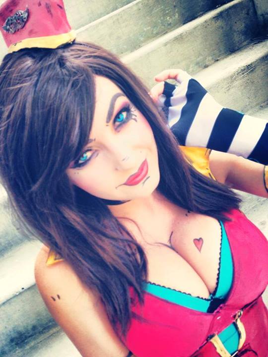 Jessica Nigri Harley Quinn and Moon Moxxi Cosplay Gallery – Comic Con 2014