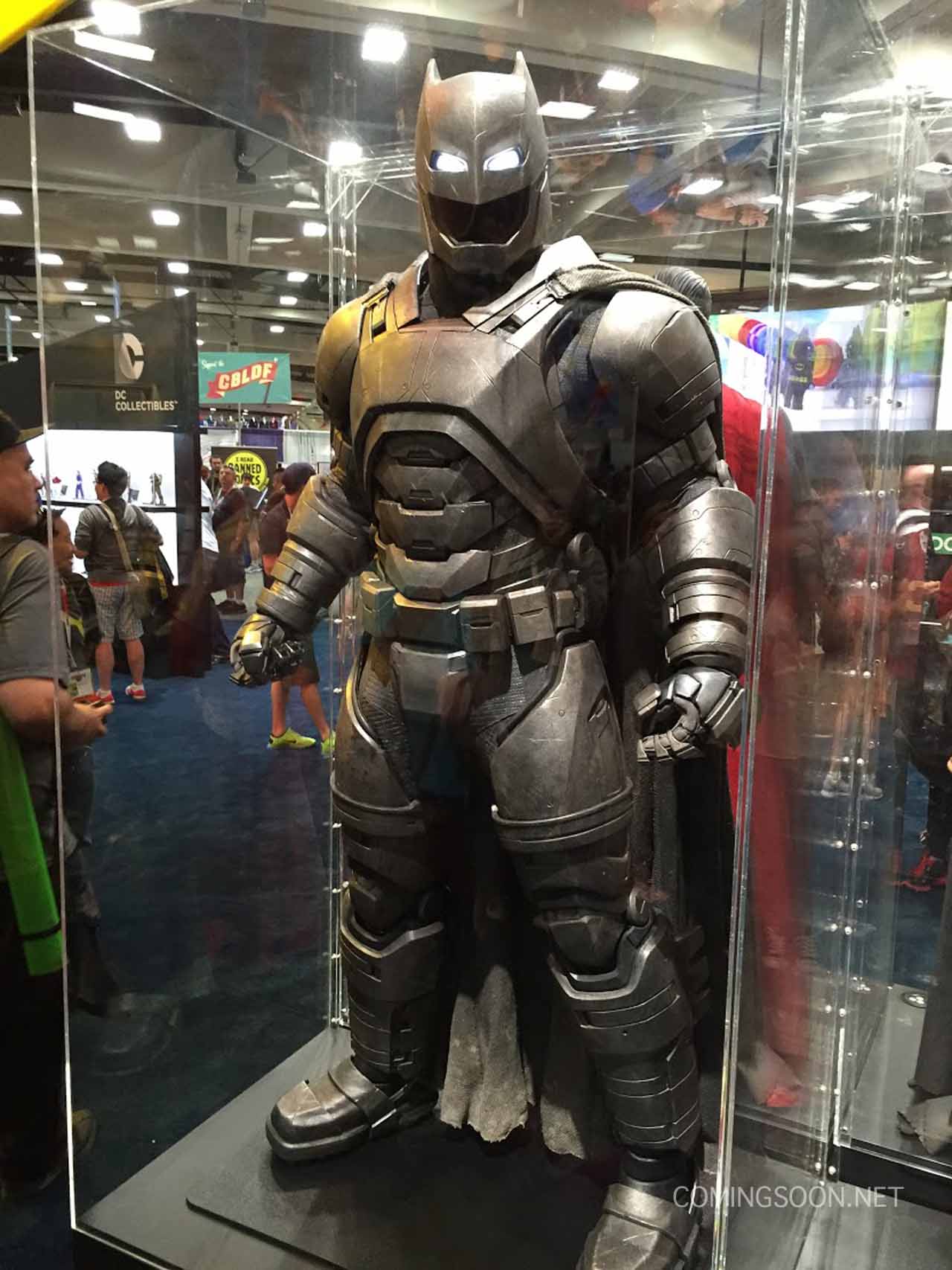 batman-vs-superman-comic-con-2015-images-3