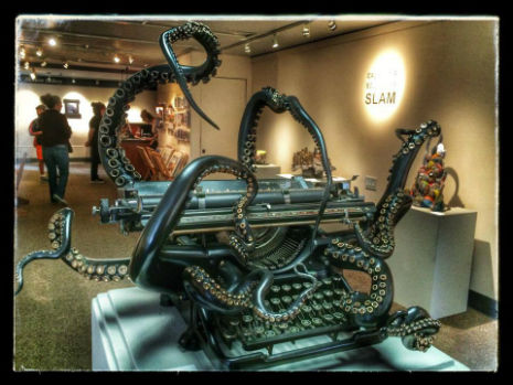 Must Have Vintage Octopus Typewriter