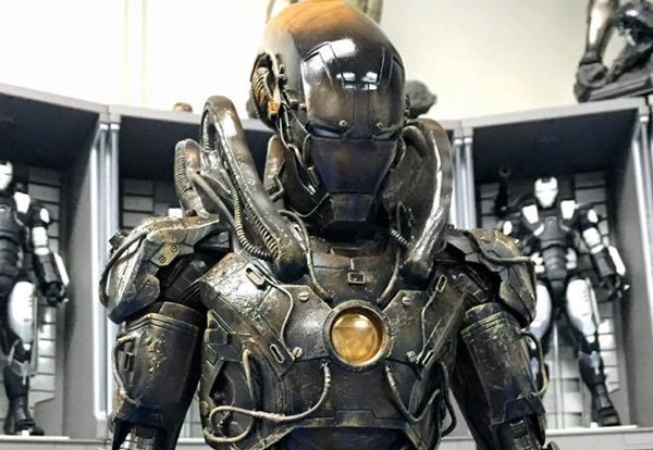 Spectacular Iron Man Alien Hybrid Suit by Samkwok Workshop