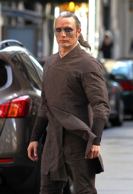 mads mikkelsens doctor strange set photo 4