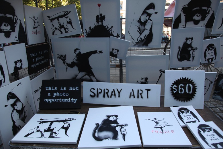 Banksy in New York – Sells $225 000 worth of original art for $420