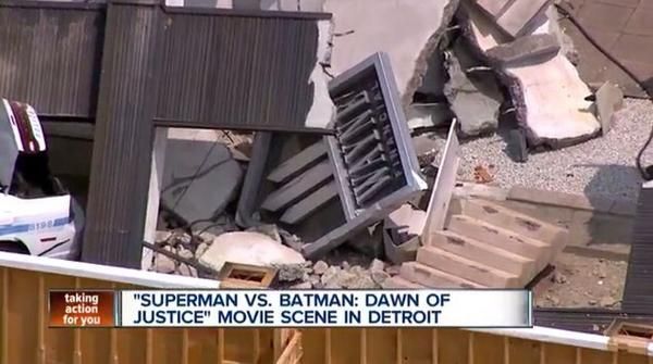 http://geekshizzle.com/wp-content/uploads/2014/08/batman-superman-dawn-of-justice-set-pics-01.jpg